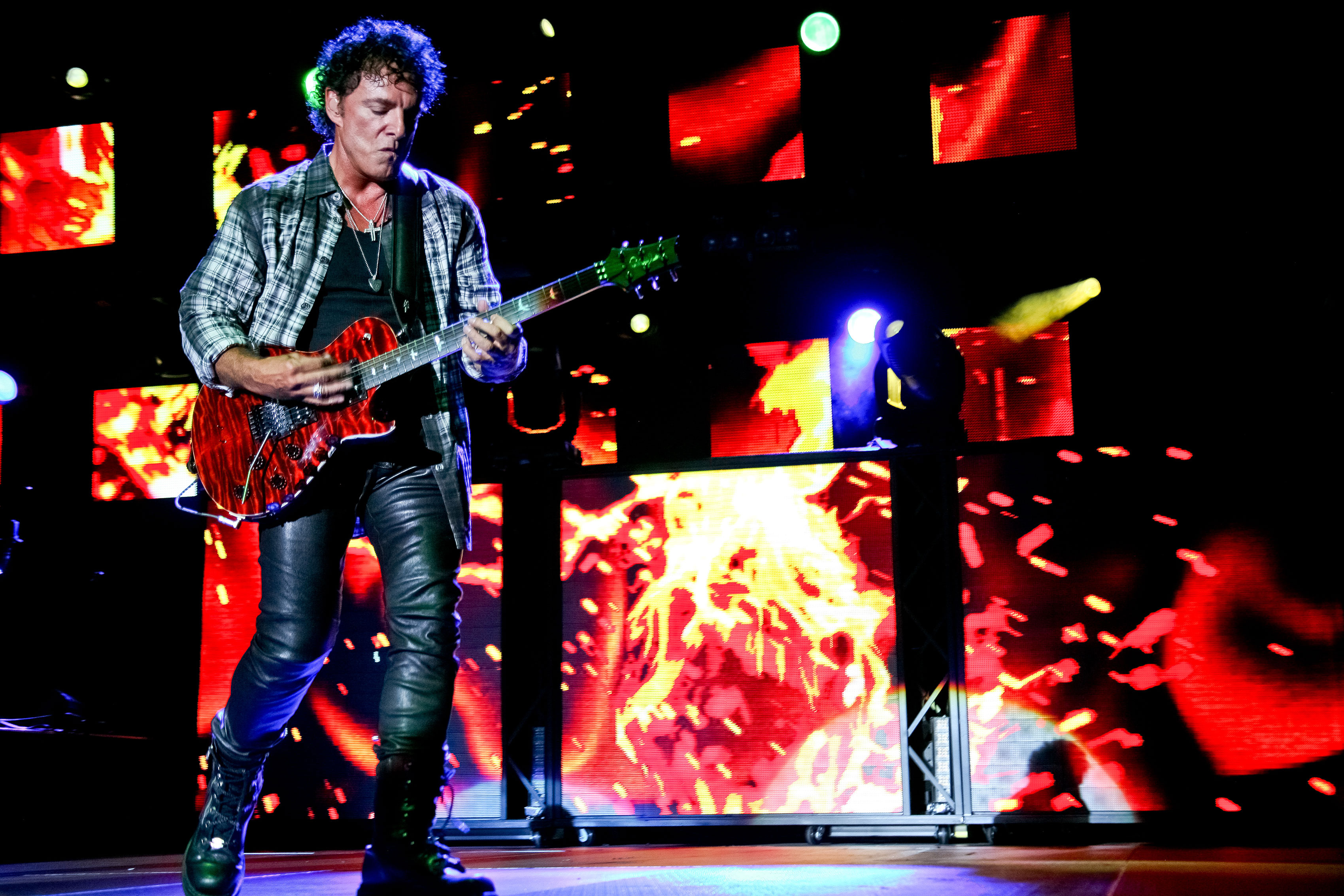 What strings do you use Neal Schon MusicRadar