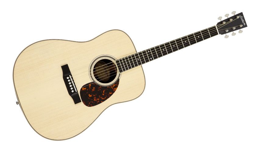 The guitar exhibits the beautifully clean and crisp craft that we associate with Larriv&eacute;e