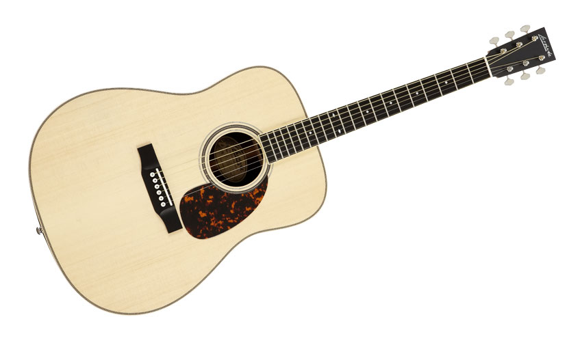 The guitar exhibits the beautifully clean and crisp craft that we associate with Larrivée