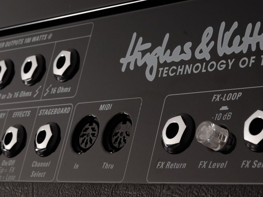 The sensitivity of the built-in noisegate can be adjusted from the rear panel.