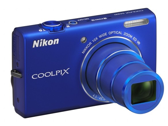 Nikon Coolpix S6200 and S8200 super zooms outed