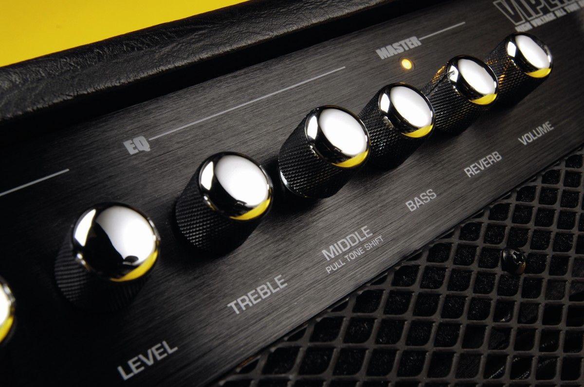 The Viper's Mid knob has a pull switch that is used to nicely scoop the mids