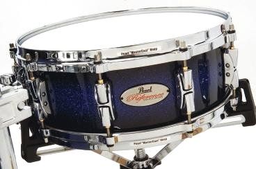 The snare has a 20-ply shell comprising six inner birch plies and 14 maple plies.