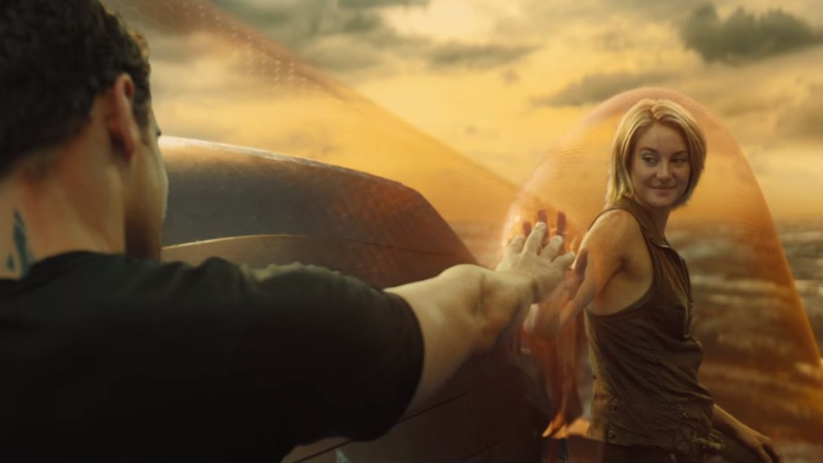 Shailene Woodley goes beyond the wall in new Allegiant trailer 