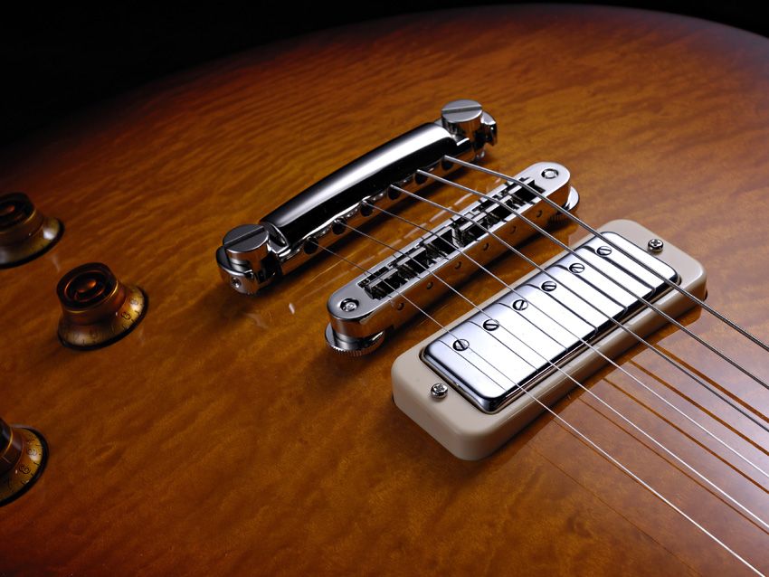 Lollar mini humbuckers + liberal use of the volume and tone controls = much versatility