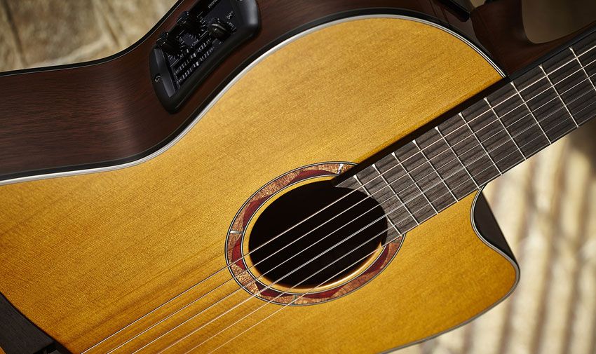 The solid cedar top of the 700s produces a balanced, less explosive sound
