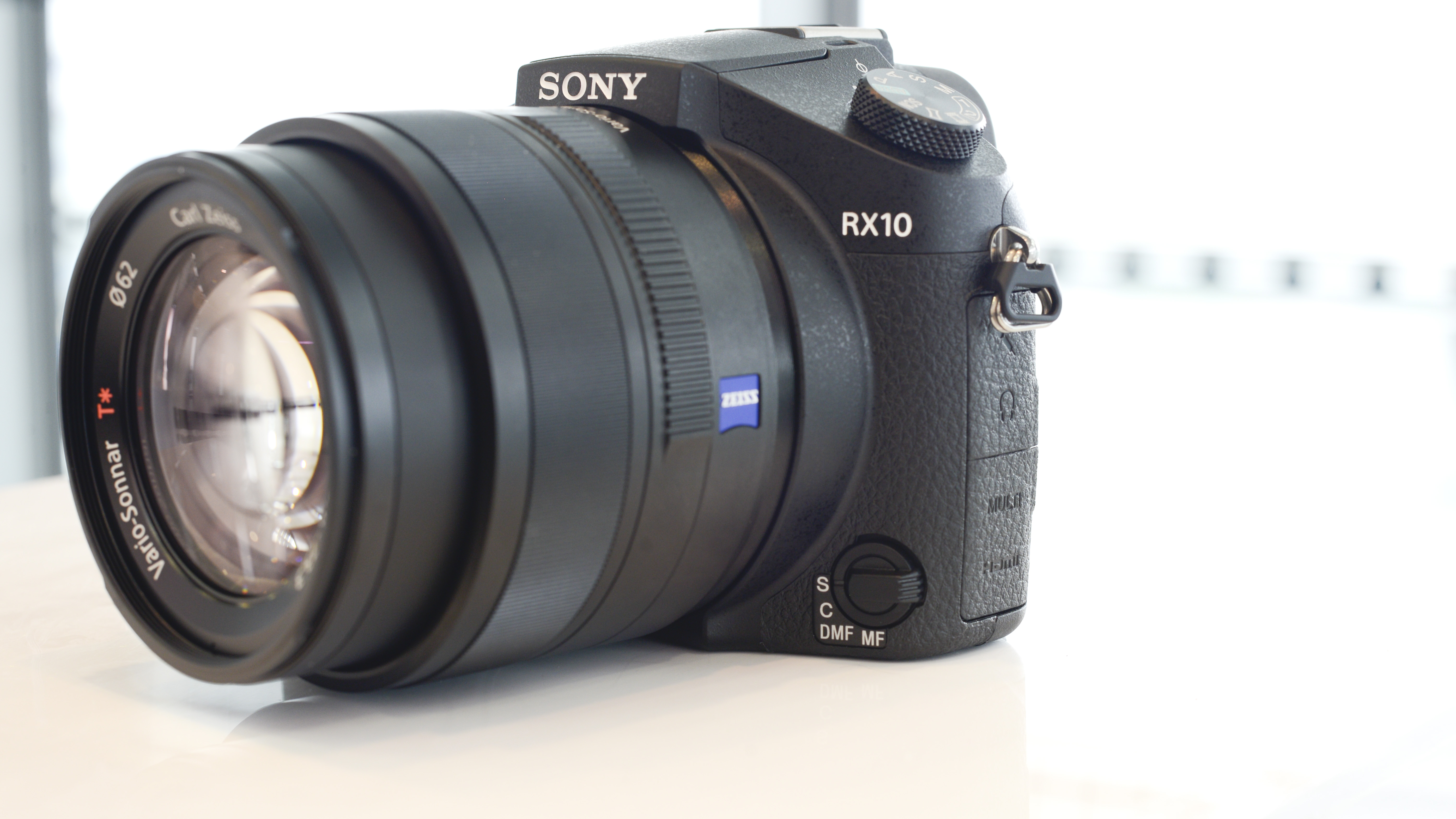 Build quality and handling - Sony RX10 review - Page 2 | TechRadar