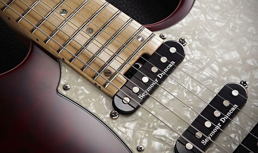 Single-coil tones come courtesy of two Seymour Duncan Classic Stacks