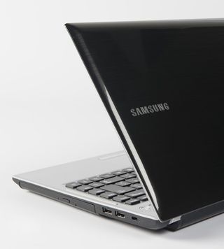 Samsung q330 review: rear view