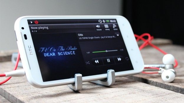 HTC Sensation XL Hands-on