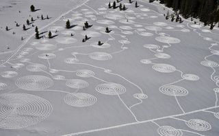 Sonja Hinrichsen - Snow Drawings