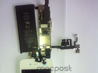 iPhone 4s components