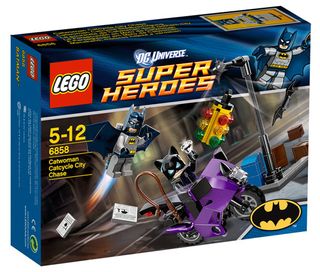 Catwoman is on the run on the back streets of Gotham City with a gigantic stolen diamond. This fast paced set includes two Minifigures: Catwoman and Batman.