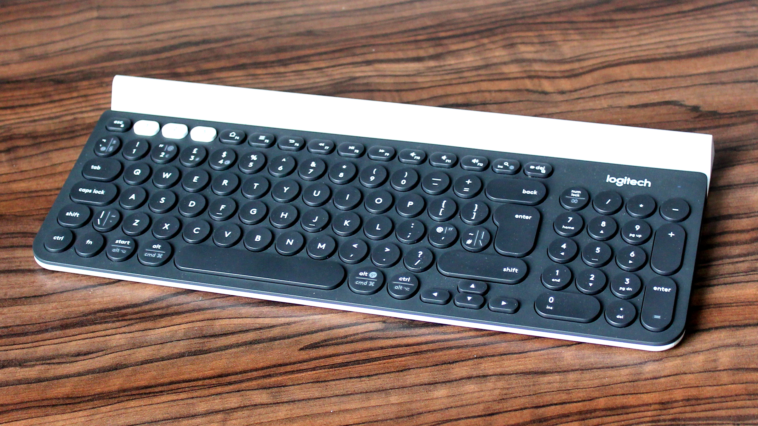 Logitech K780