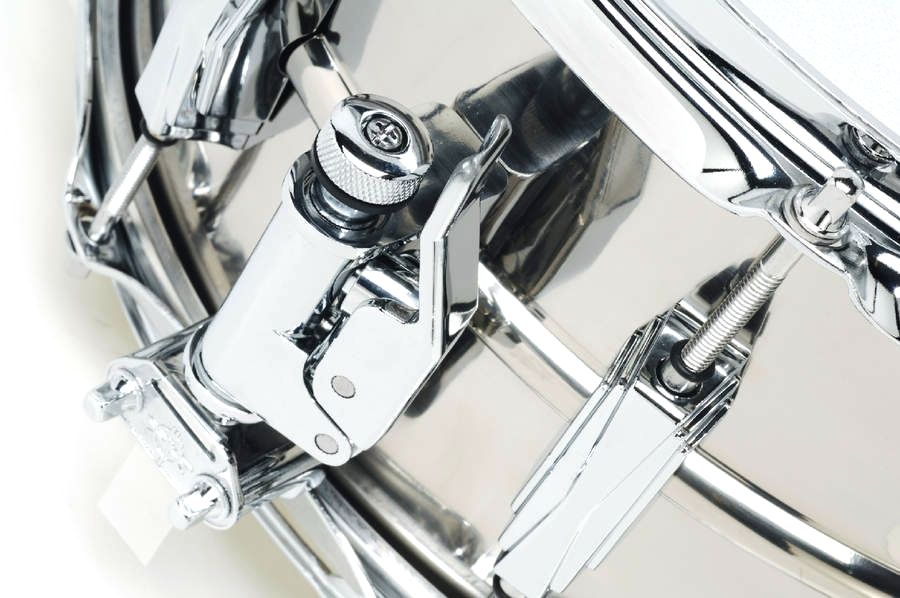 L2006 comes wth 10 Imperial double-ended lugs.