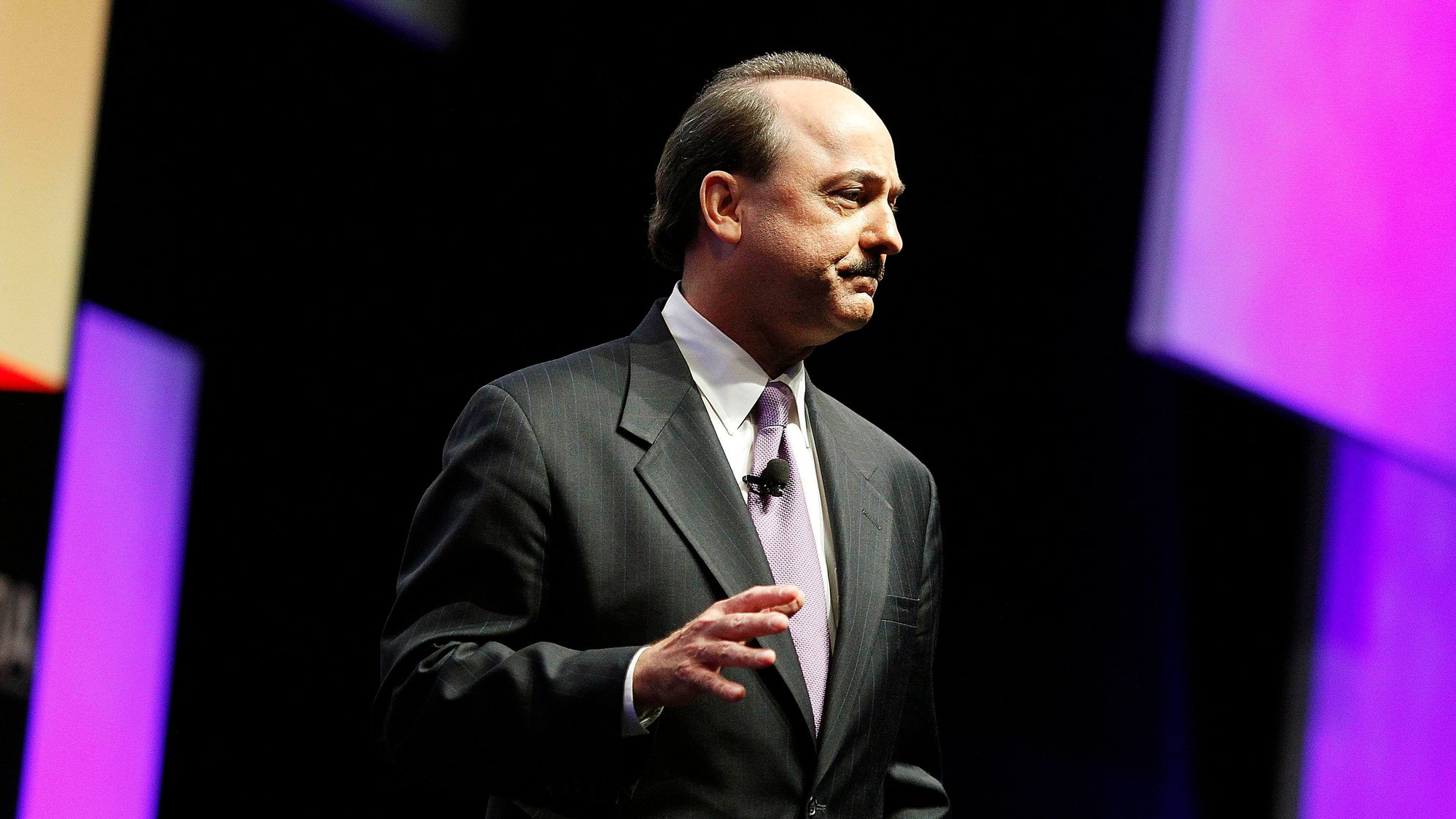 Ralph de la Vega, AT&amp;T