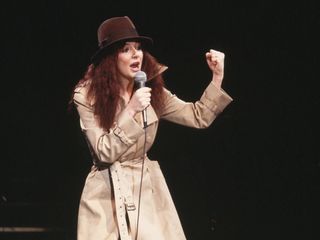 Kate Bush - Running Up That Hill (A Deal With God)