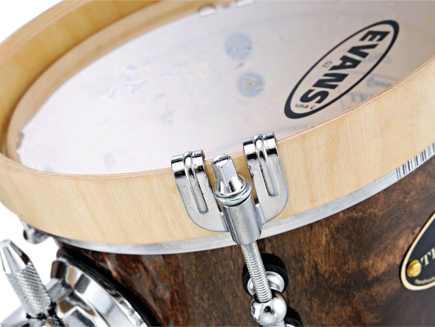 The vintage style wooden hoops stick up over above the heads and the claws stick up slightly over the hoops.