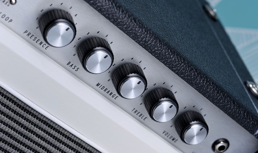 The Royalist sports a single channel with volume, bass, mid, treble and presence knobs