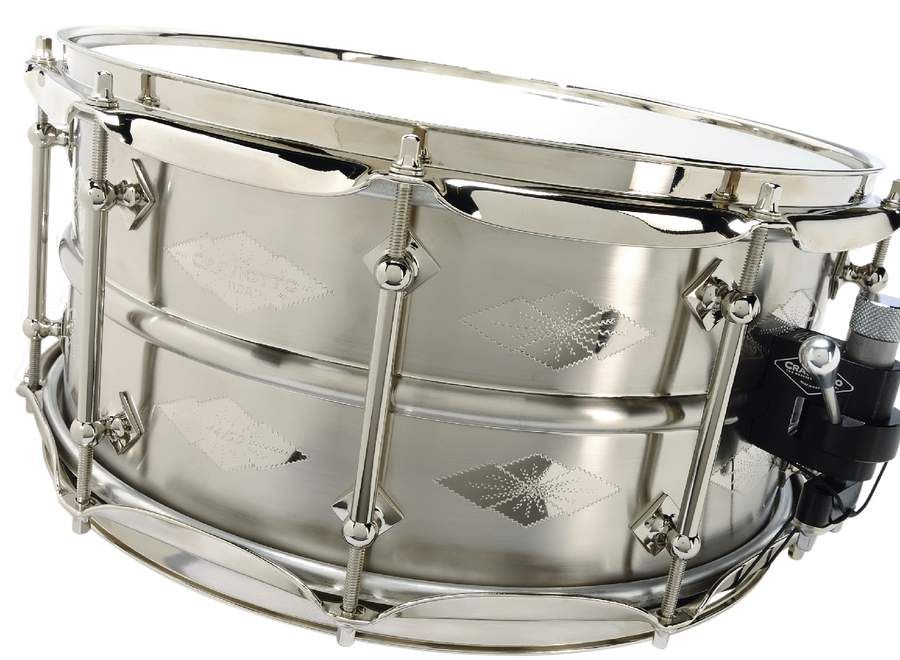 The 61/2" snare is rowdier than its smaller sibling, rim shots yielding a great clonk and a healthy ring