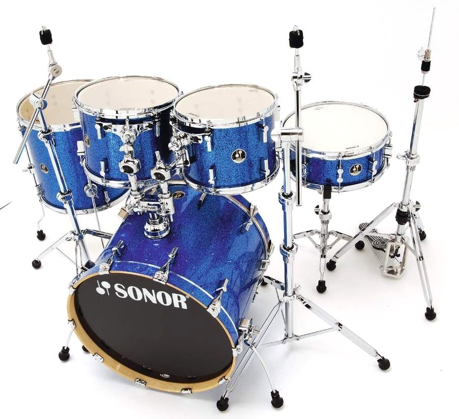 The 400 Series stands and pedals supplied with the kit are robust and elegant