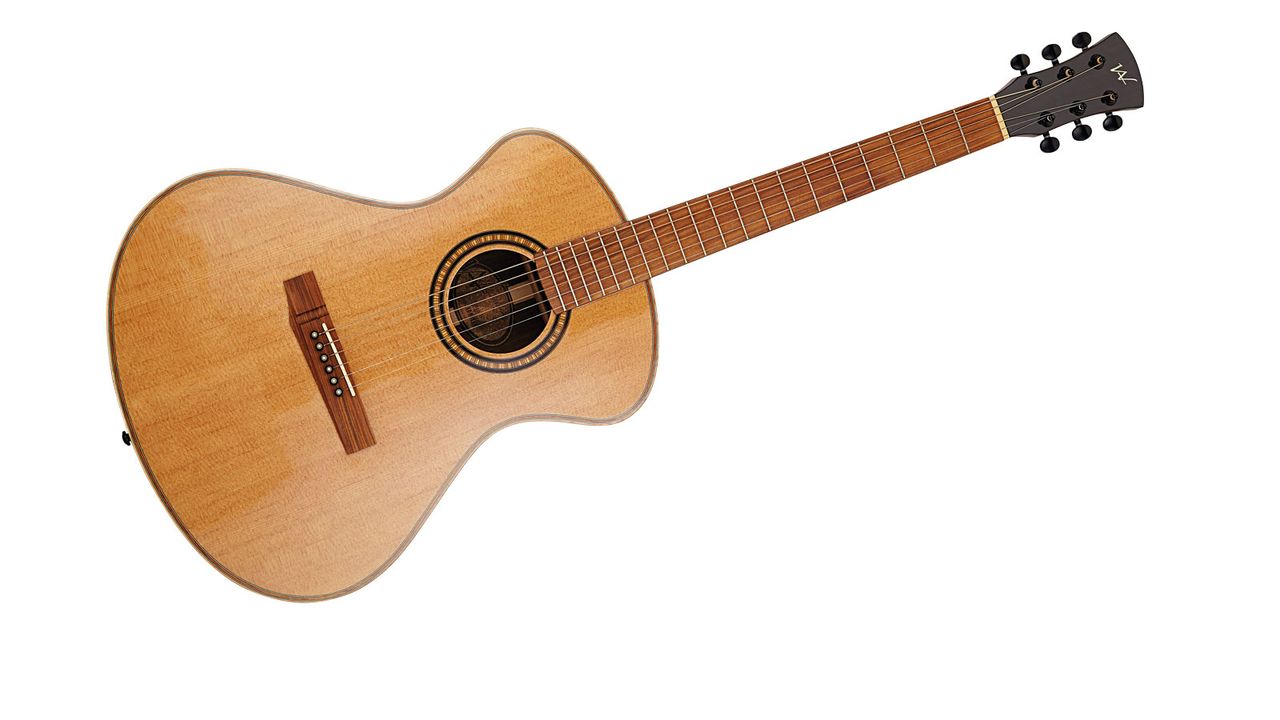 Andrew White's Eos looks deceptively small but actually lies between a 000 and dreadnought size