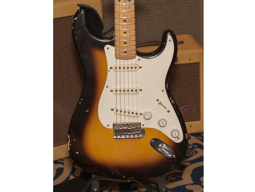 La Fender Eric Clapton "Brownie" Tribute Stratocaster -de près