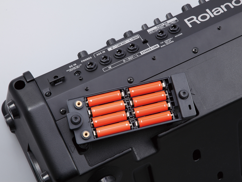 Boss CUBE Street EX - battery panel