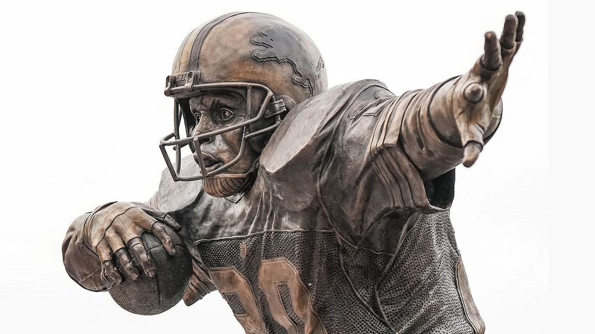 Barry Sanders statue