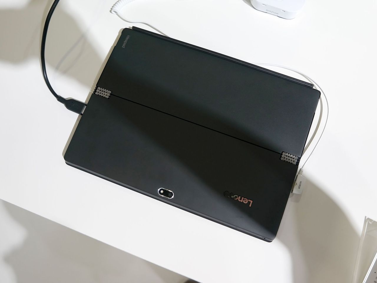 MIIX 700