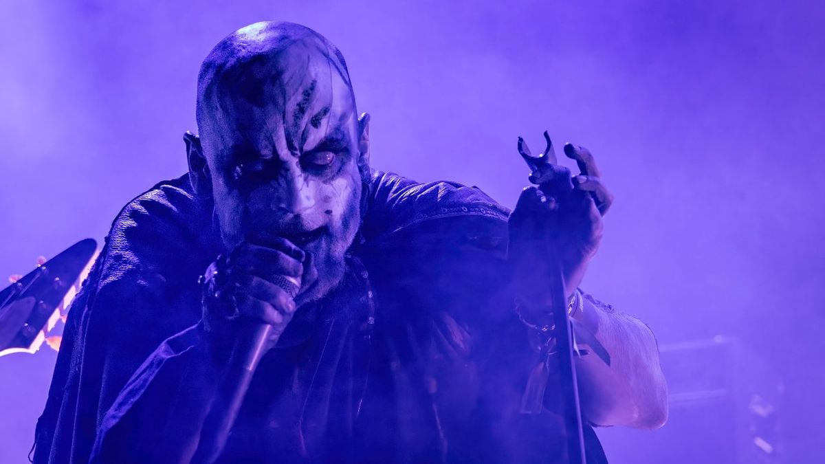 Host from Taake onstage