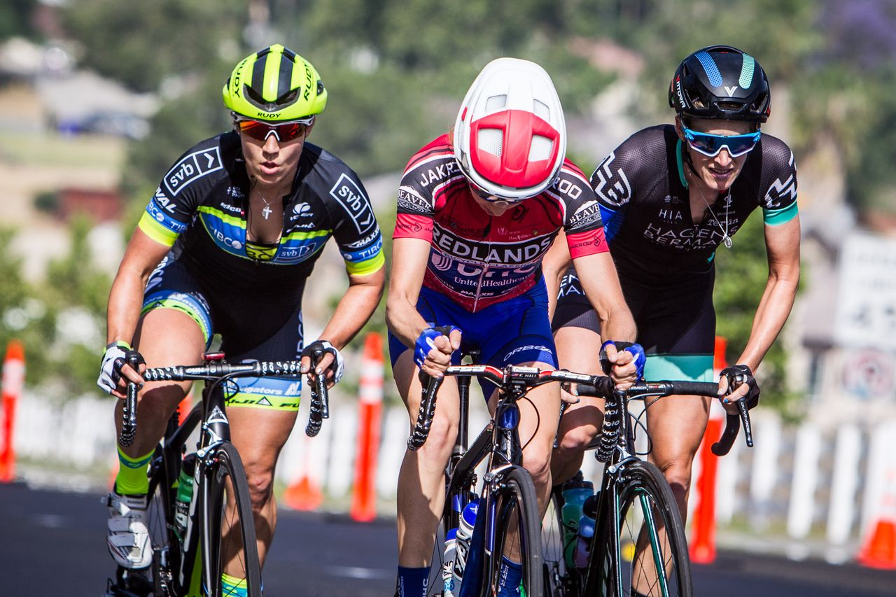 Katie Hall (UnitedHealthcare) puts her head down to bridge to the break
