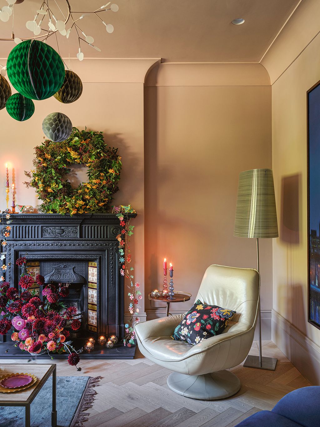 This designer home shows to do maximalist Christmas decor | Livingetc