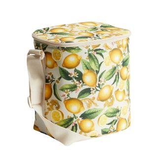Square cooler bag with lemons and a beige background