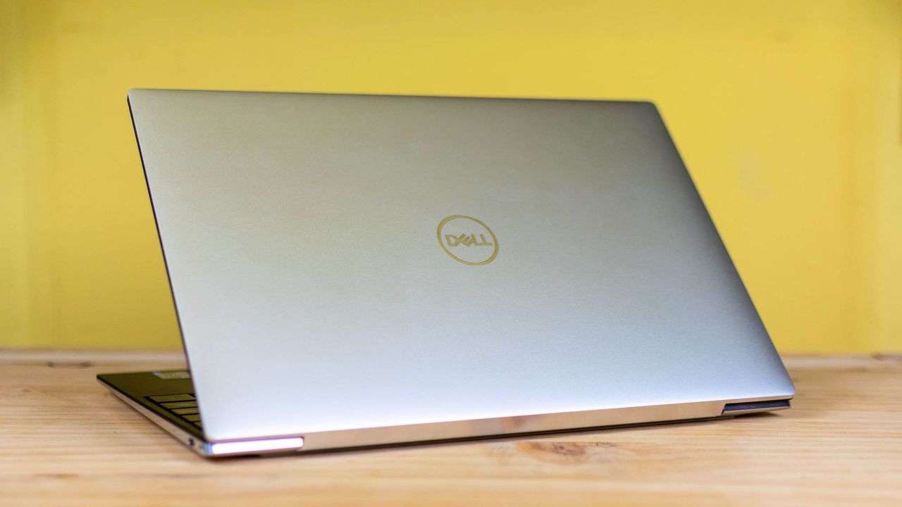 Dell XPS 13 9310 (2020) rear view