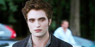 Robert Pattinson as Edward Cullen in Twilight rumpled collar
