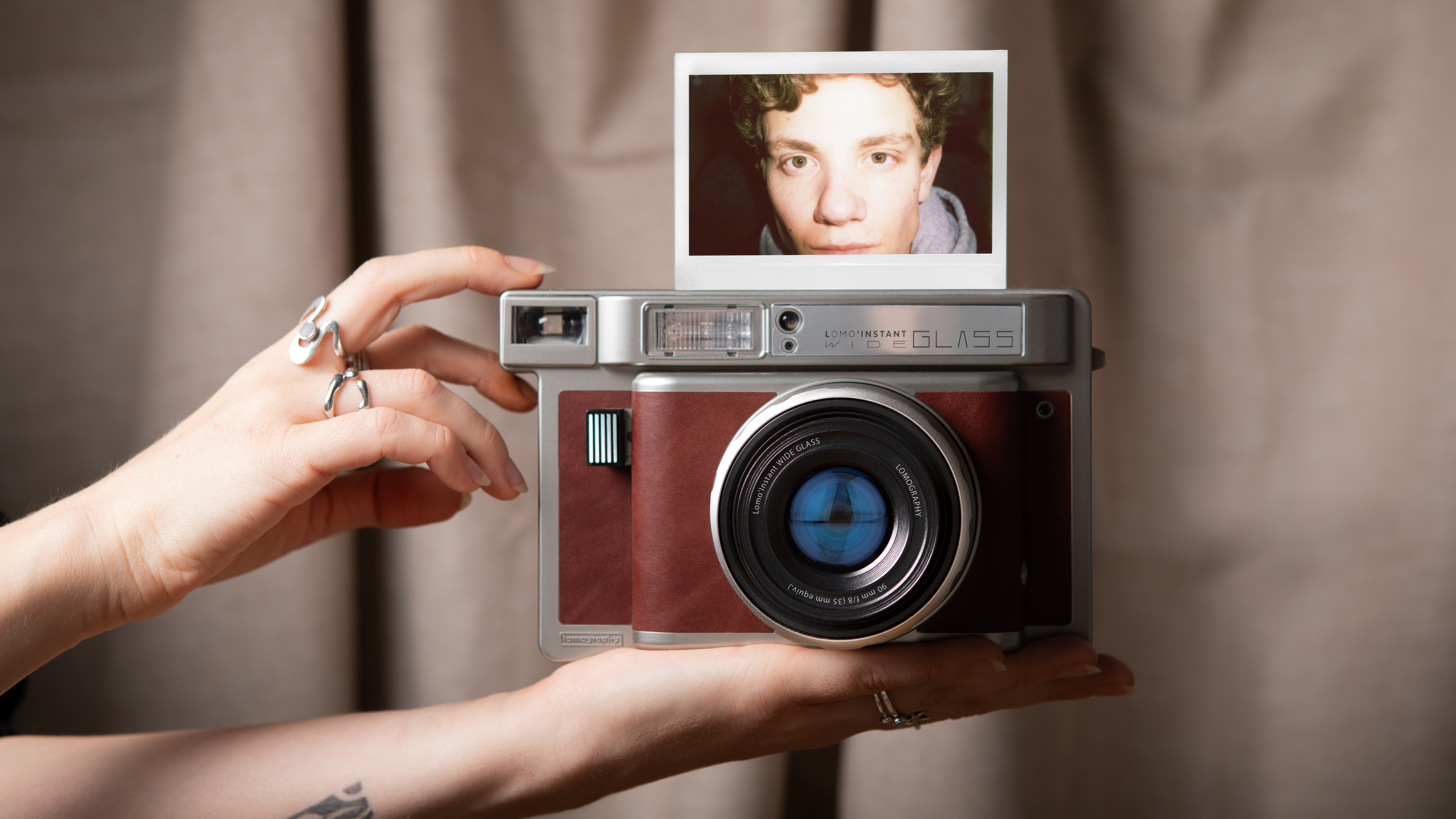 Lomography launches "The world’s best instant camera!"