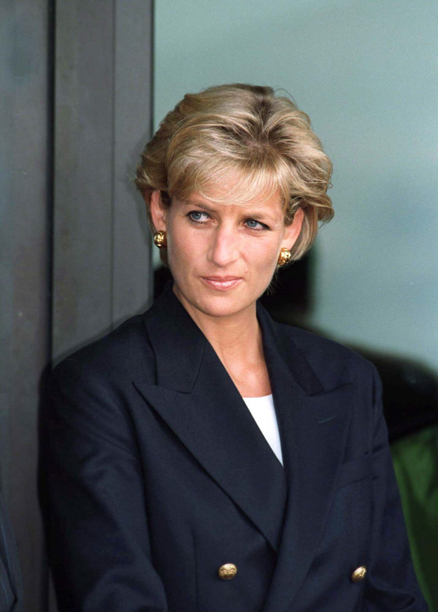 Princess Diana wearing a blue blazer