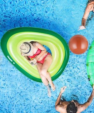 Obuby Avocado pool float with beach ball avo pit