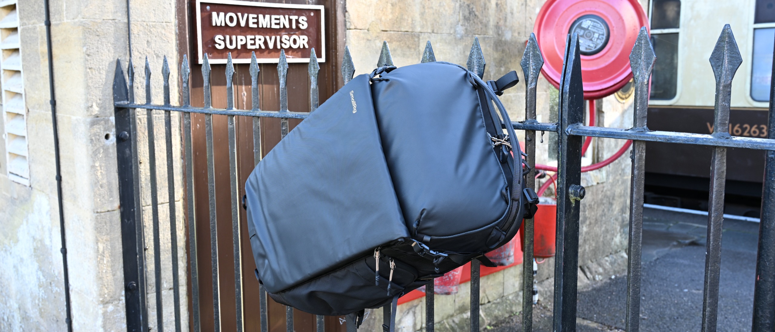 SmallRig Professional Outdoor Backpack 25L