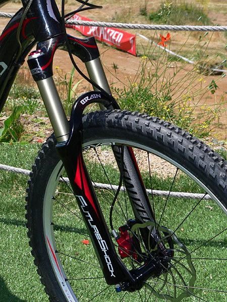 &hellip;houses a similarly oversized and tapered steerer tube on the new FutureShock S120 fork.