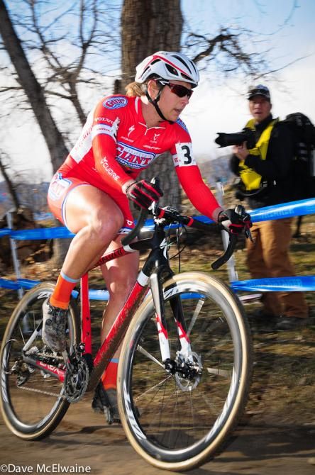 Meredith Miller (California Giant Cycling) trying to reel in Anthony