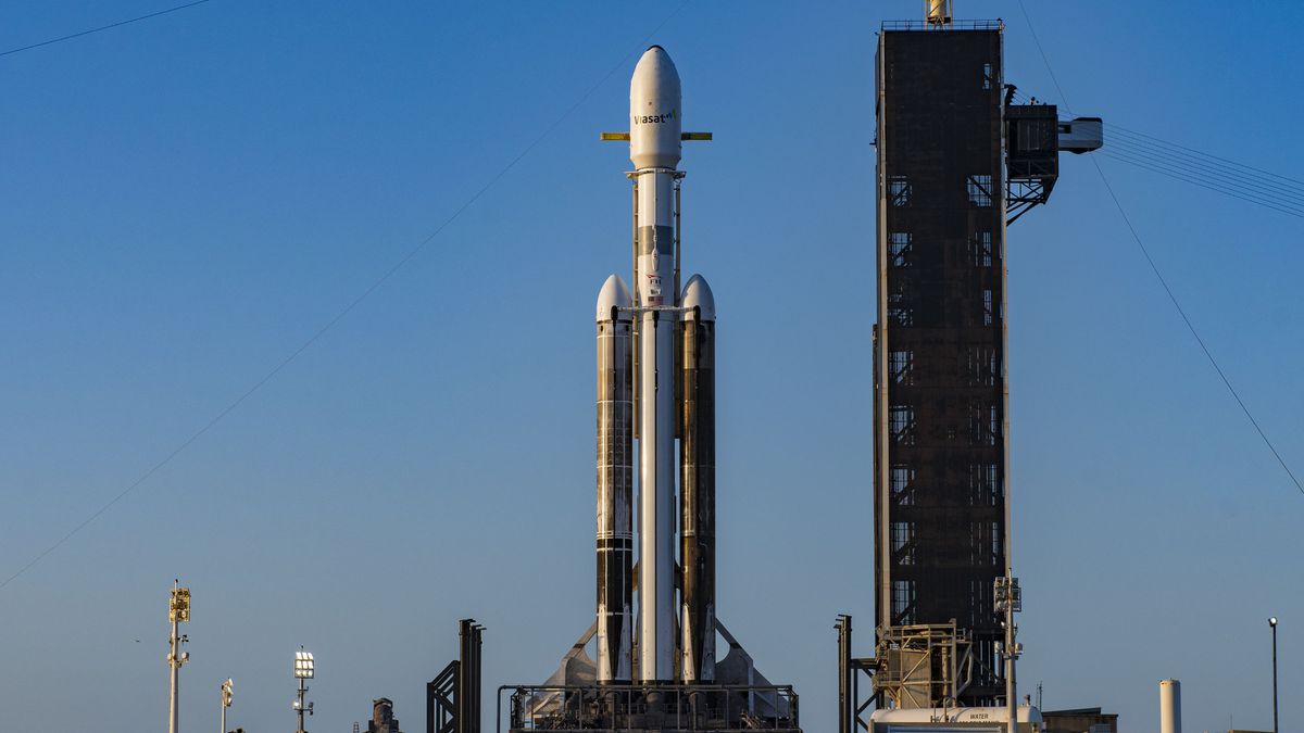 Sehen Sie sich heute den leistungsstarken Falcon Heavy-Start von SpaceX an, nach einer Wetterverzögerung