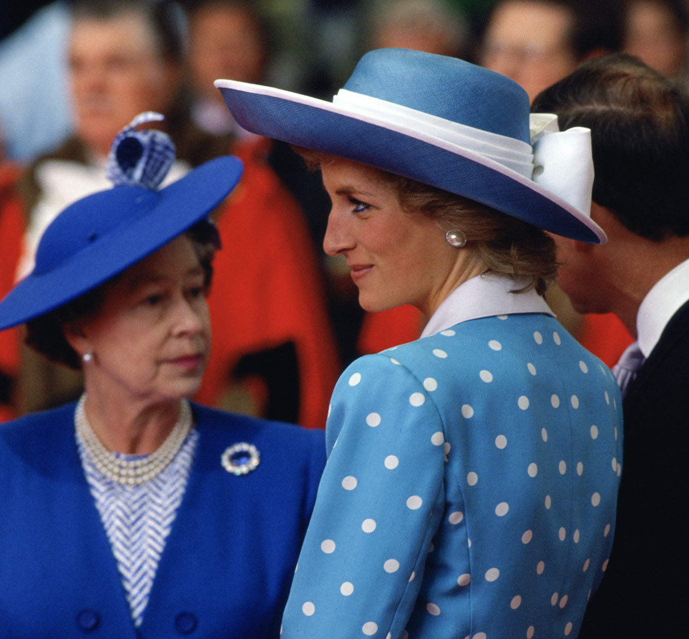 Queen Elizabeth, Princess Diana (1961 - 1997) and Prince Charles at Victoria Station, London, where they will welcome a state delegation from Nigeria, March 1989. 