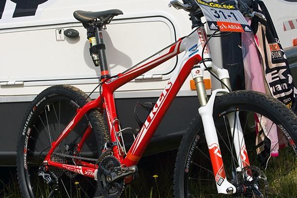 At least one of the Trek team members was riding a hardtail.