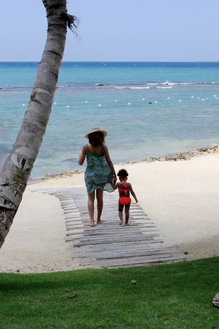 Beyonce and Blue Ivy take a beach stroll