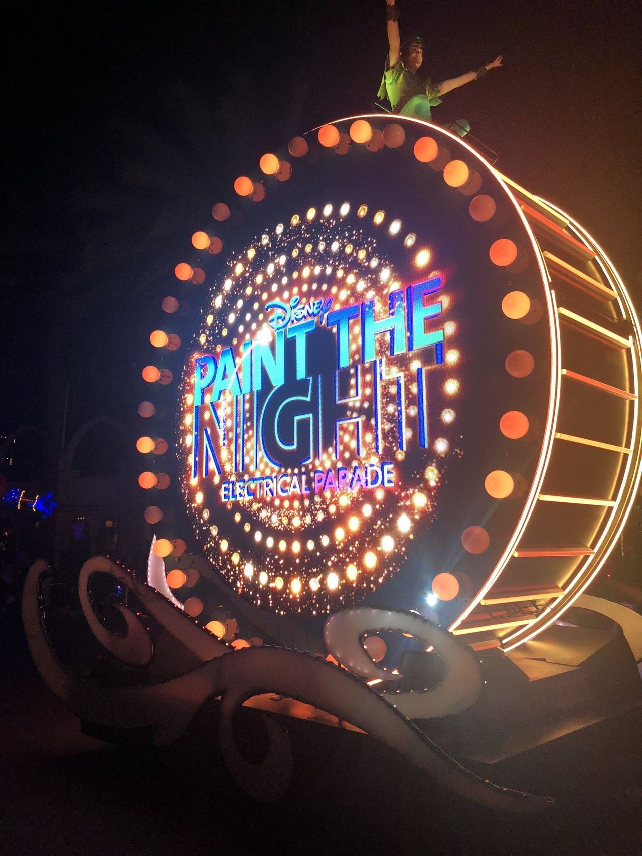 Disney California Adventure Paint the Night parade