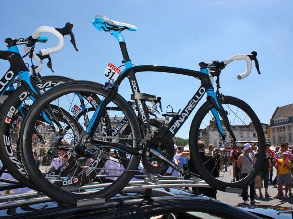 Sky is running the same Pinarello Dogma frames as Caisse d'Epargne but wrapped in a more subtle black and blue scheme.