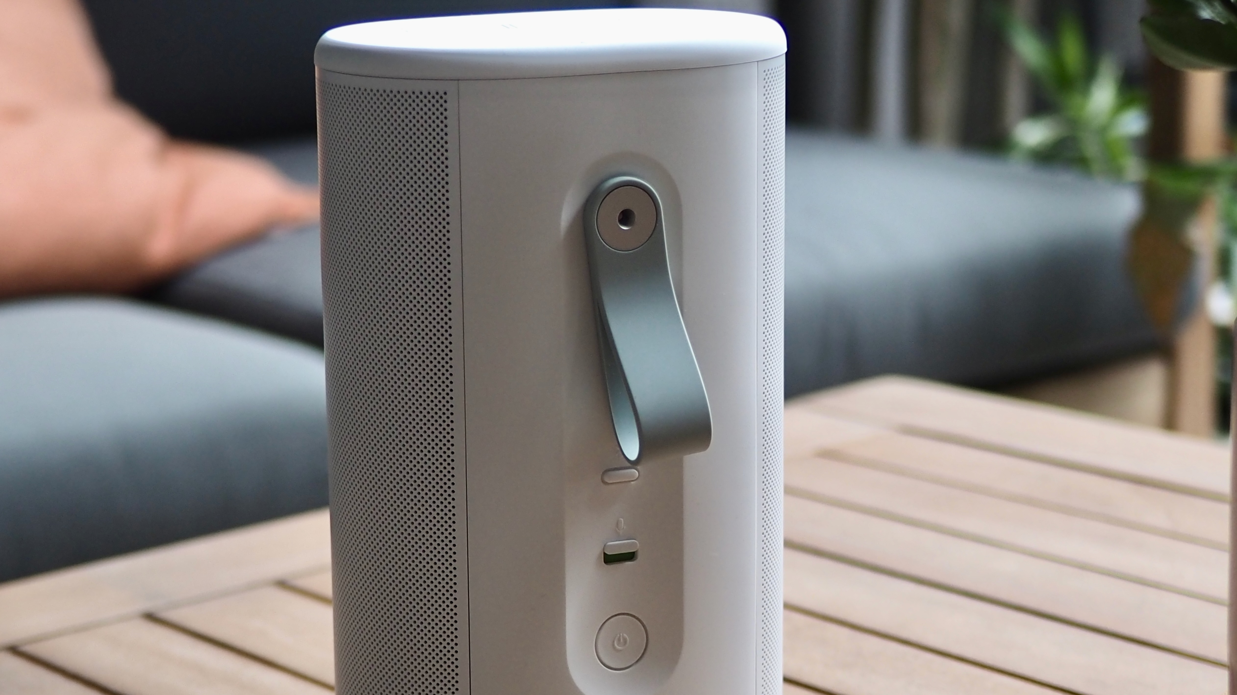 Rear panel of Sonos Play speaker