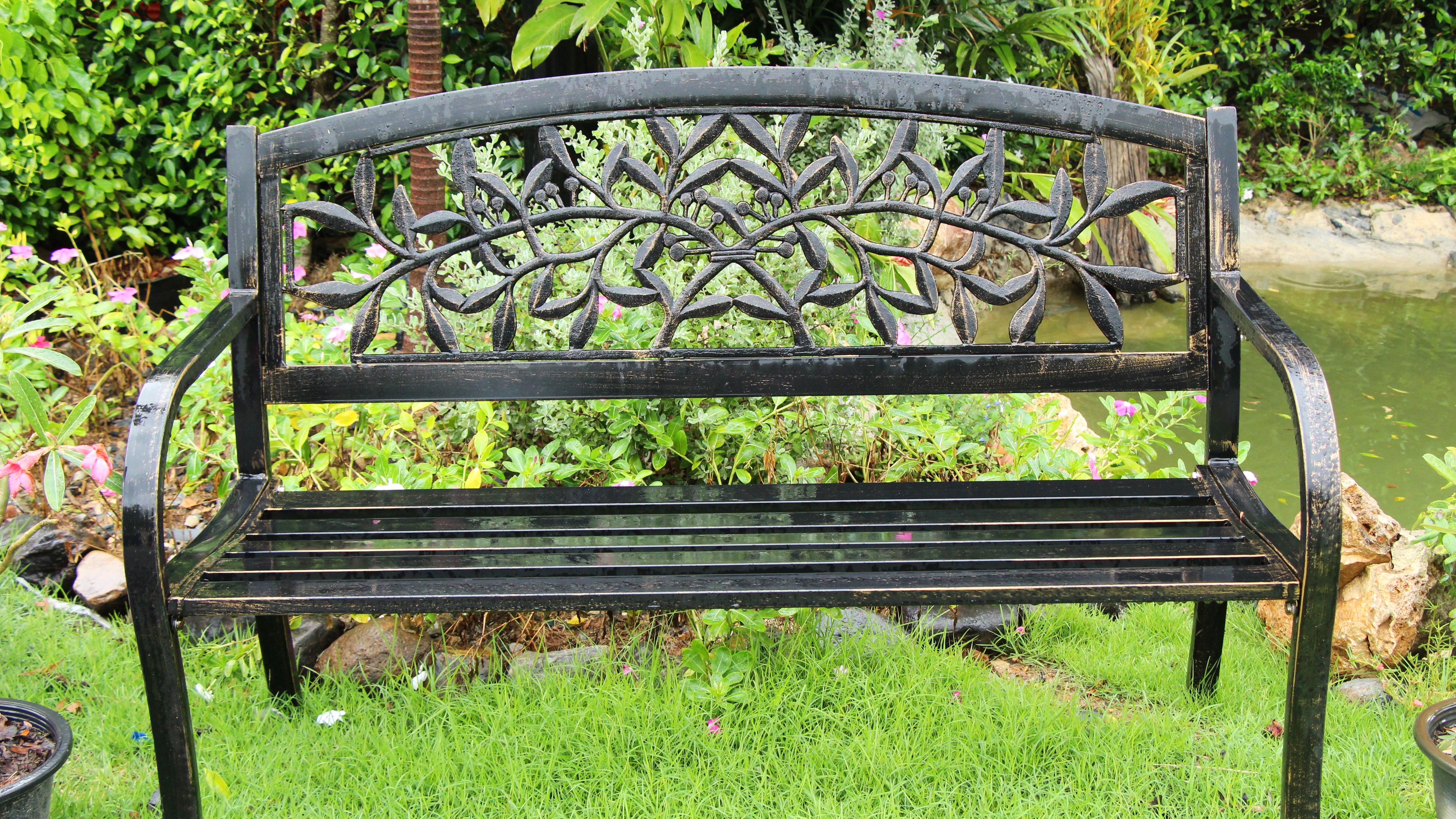 rusty garden bench
